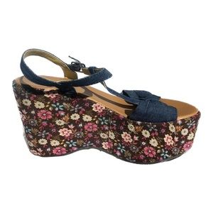 UNREAL 🌼 grooviest vintage platform chunky sandals I’ve ever seen